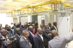 Le lundi 8 juillet 2013, le Chef de l'Etat congolais inaugurait la station d’atterrage de la fibre optique à Moanda, dans le Bas-Congo. Ph. Tiers