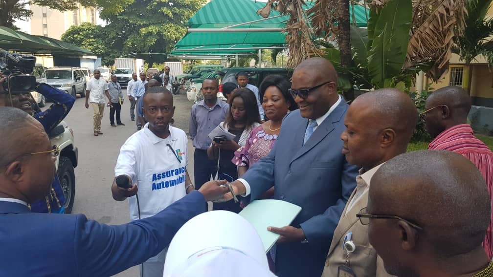 RDC : règlement d'un sinistre, SONAS remet un véhicule neuf à la DGDA ! 5