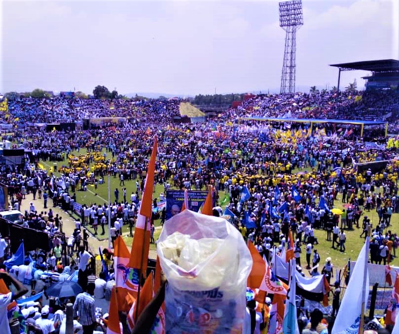 RDC : Emmanuel Shadary présenté au peuple dans un stade Tata Raphaël bondé 5