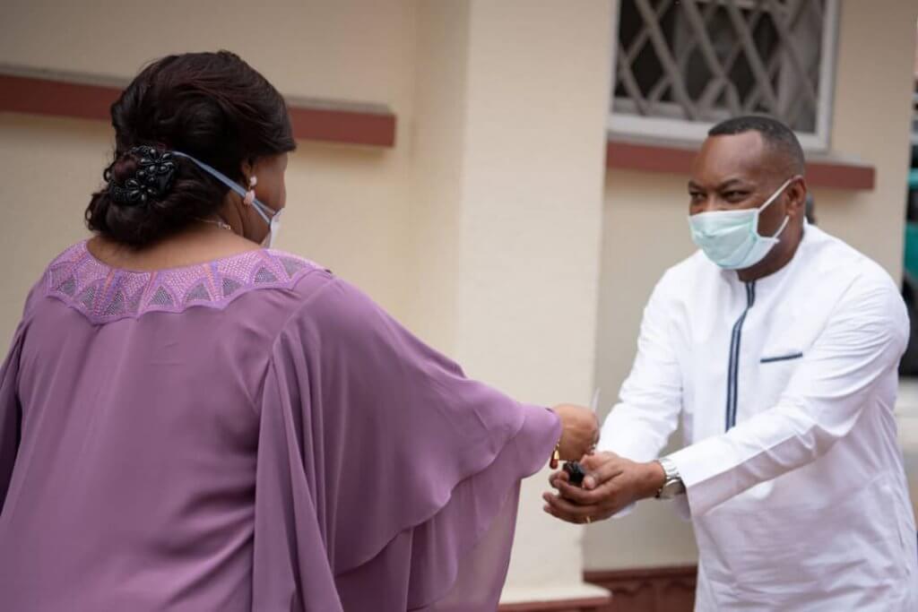 RDC : Fondation Denise Nyakeru et ses partenaires offrent deux cliniques mobiles au Comité de riposte COVID-19 2