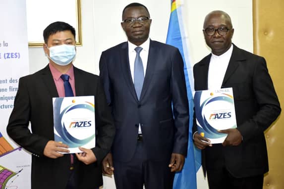 RDC : Zone économique spéciale de Maluku, l’AZES signe des contrats d’occupation avec trois entreprises