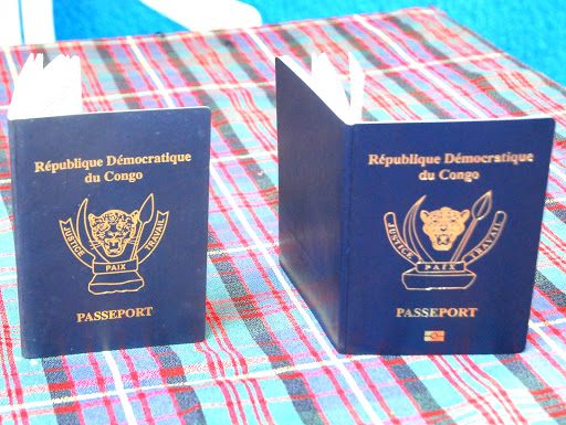 RDC : après une interruption, le Secrétaire général aux Affaires étrangères annonce la reprise de la production des passeports