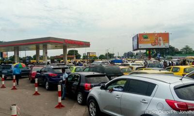RDC : pénurie de carburant, de longues files devant les stations accentuent les embouteillages